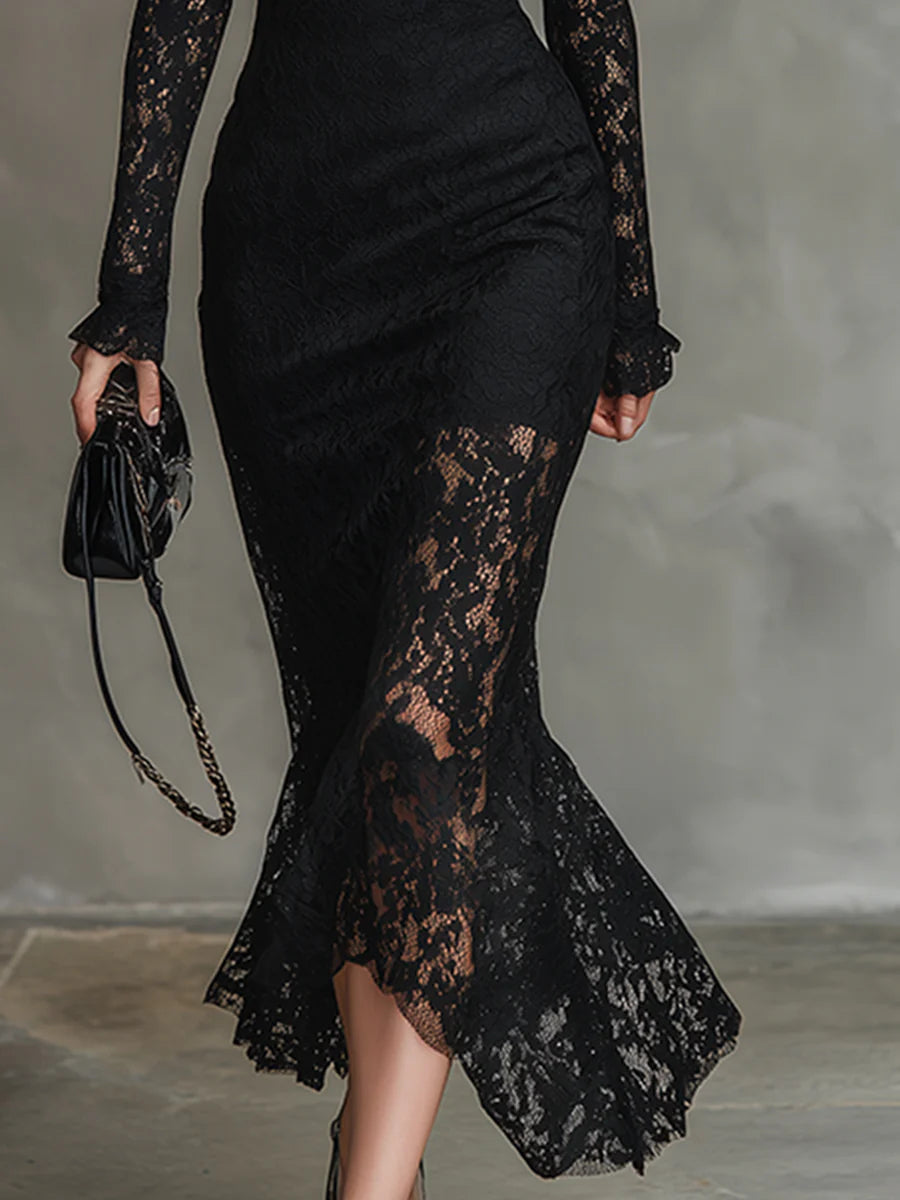 Teresa - Elegant Maxi Fishtail Dress in Stretch Black Lace